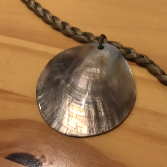 Shell Necklace - Picture 3 of 6